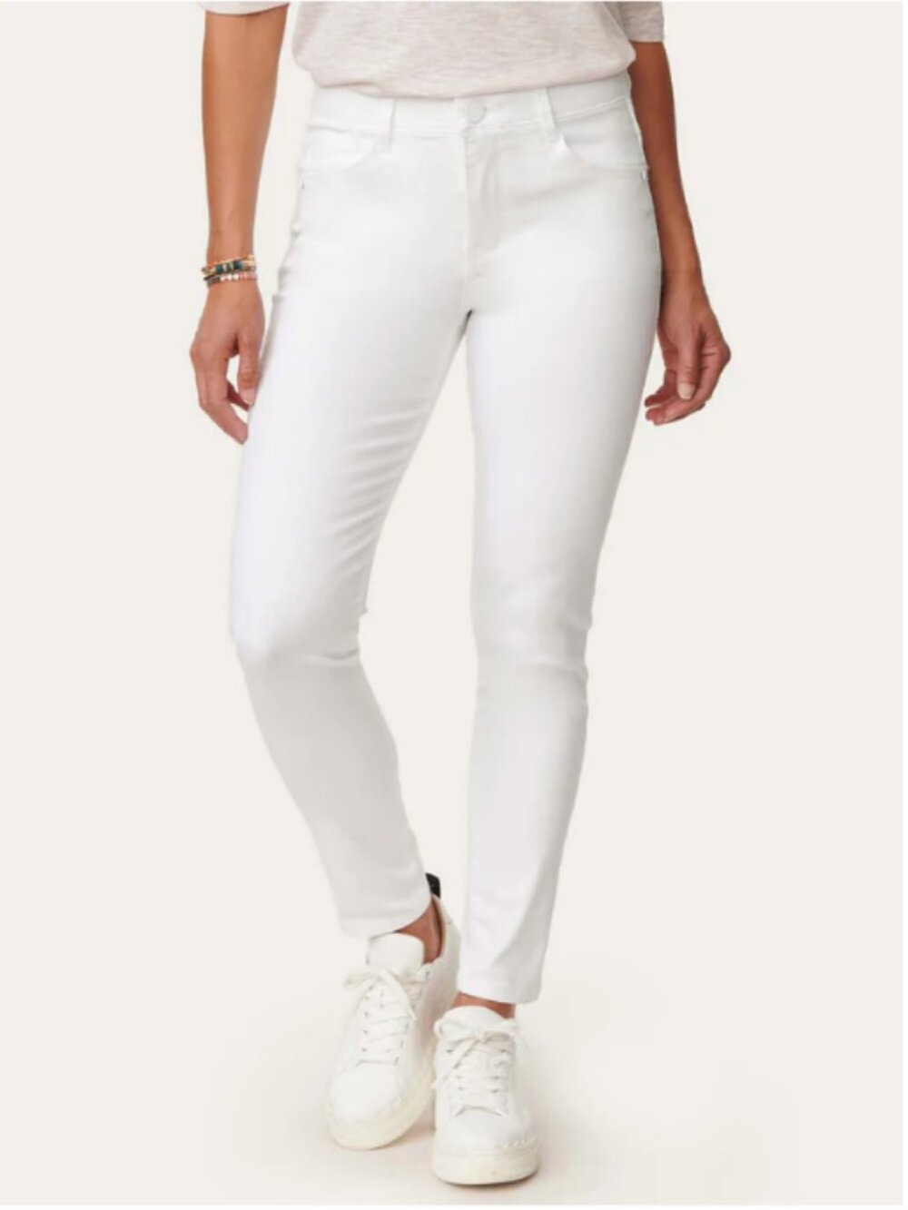 Democracy White Jeans; NWOT; Size 16